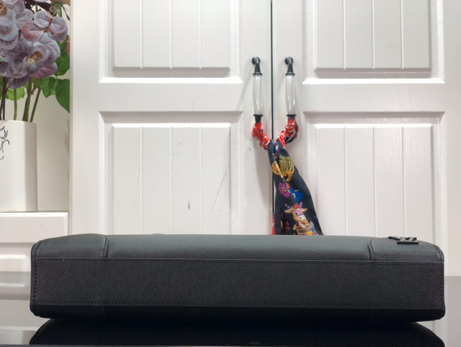 루이비통 슬림 브리프케이스 블랙 40294cm M308104.jpg