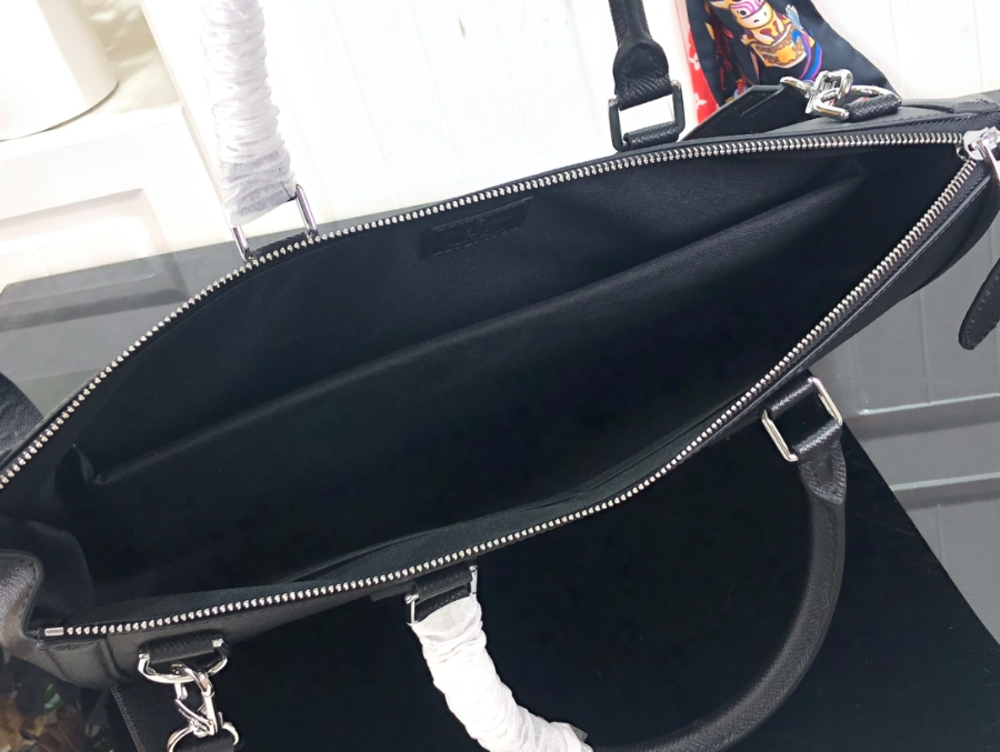 루이비통 슬림 브리프케이스 블랙 40294cm M308105.jpg