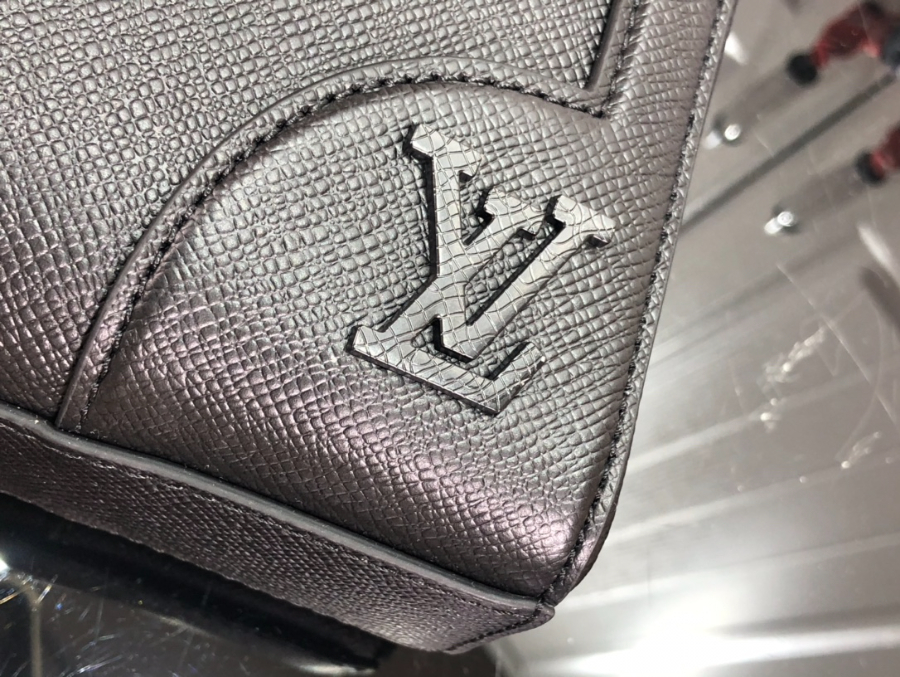 루이비통 슬림 브리프케이스 블랙 40294cm M308108.jpg