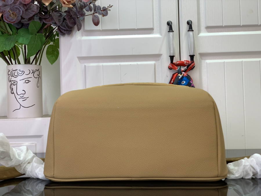 루이비통 아웃도어 백팩 베이지 M12624 441931cm5.jpg