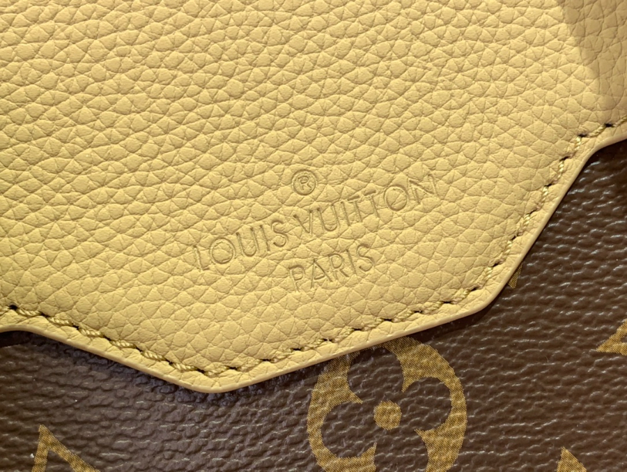 루이비통 아웃도어 백팩 베이지 M12624 441931cm8.jpg