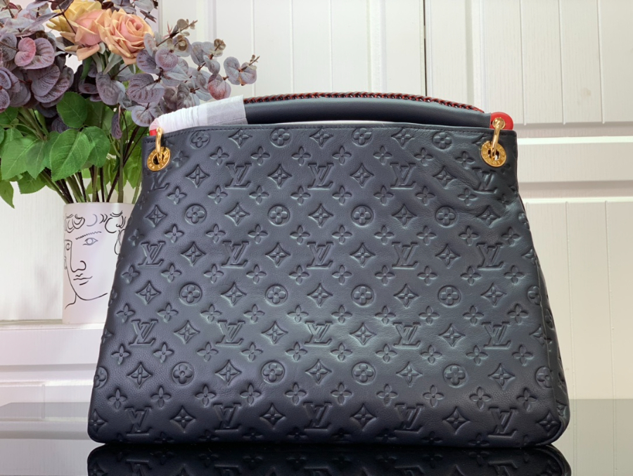 루이비통 앗치 숄더백 473222cm M41066 미디엄 블랙 레드1.jpg