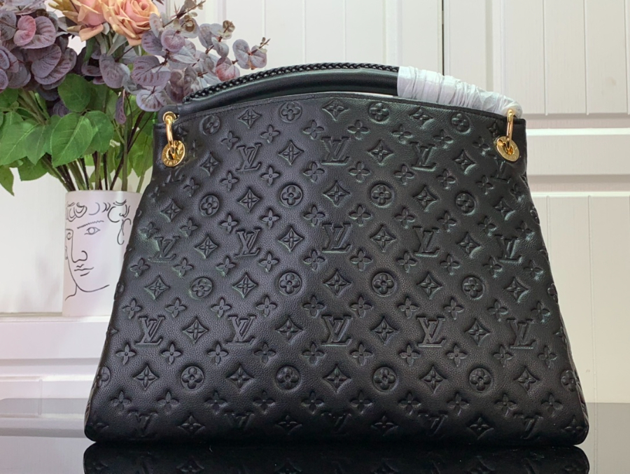 루이비통 앗치 숄더백 473222cm M41066 미디엄 블랙 베이지2.jpg