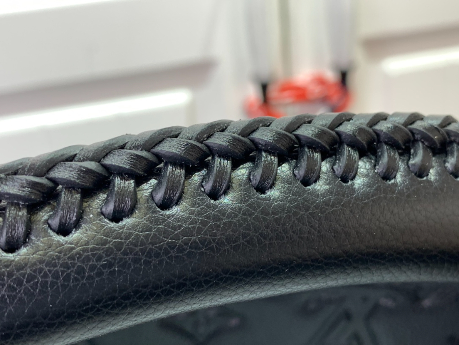 루이비통 앗치 숄더백 473222cm M41066 미디엄 블랙 베이지6.jpg