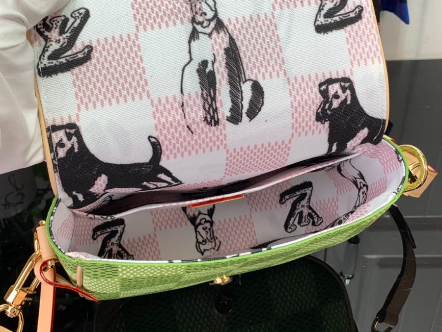 루이비통 몽수리 메신저 N40665 20177cm 그린5.jpg