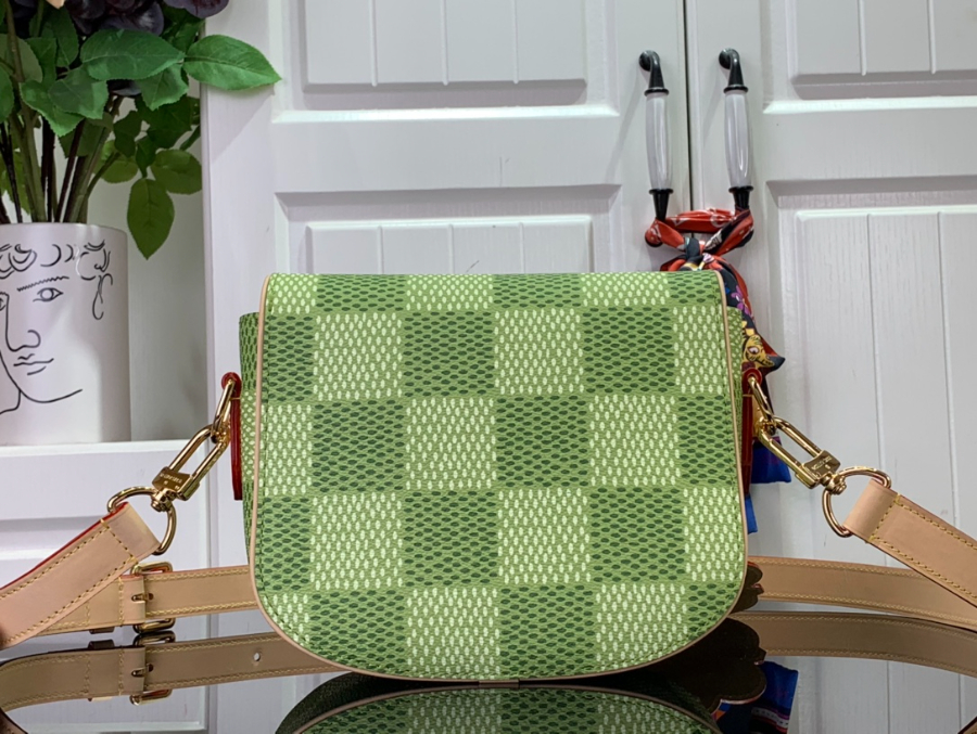 루이비통 몽수리 메신저 N40665 20177cm 그린2.jpg