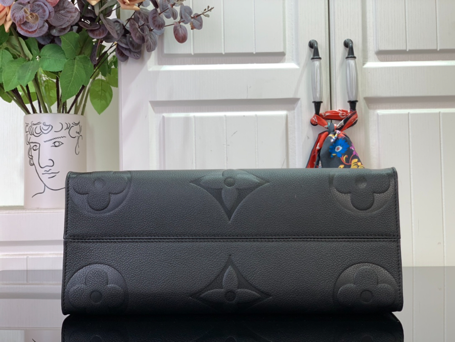 루이비통 온더고 MM 모노그램 앙프렝뜨 블랙 M45595 271435cm4.jpg