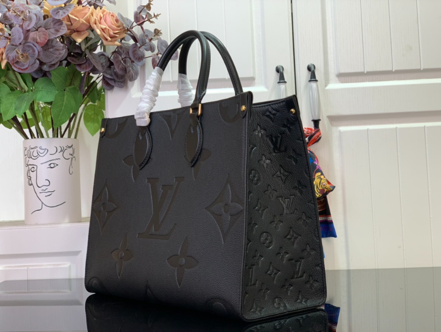 루이비통 온더고 MM 모노그램 앙프렝뜨 블랙 M45595 271435cm3.jpg