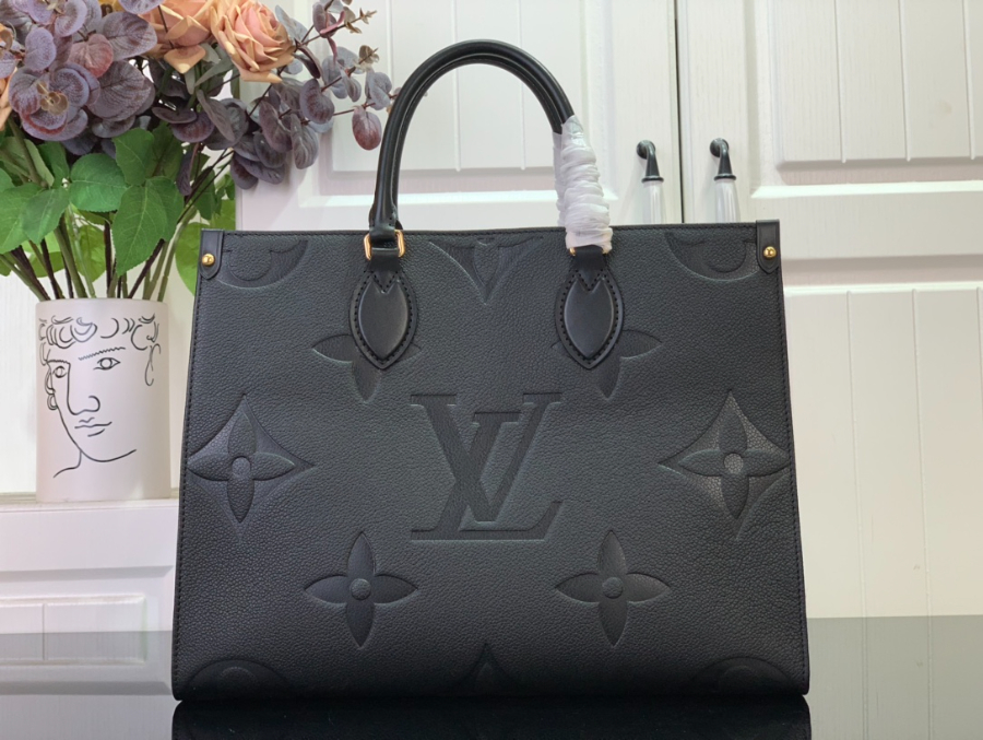 루이비통 온더고 MM 모노그램 앙프렝뜨 블랙 M45595 271435cm1.jpg