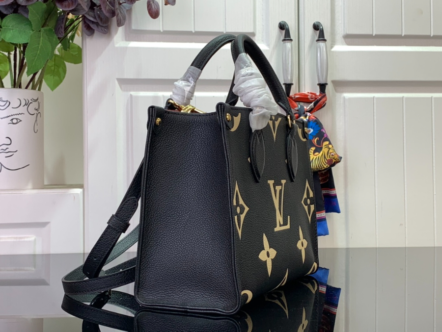 루이비통 온더고 PM 모노그램 앙프렝뜨 블랙 M45659 1911.525cm 스몰3.jpg