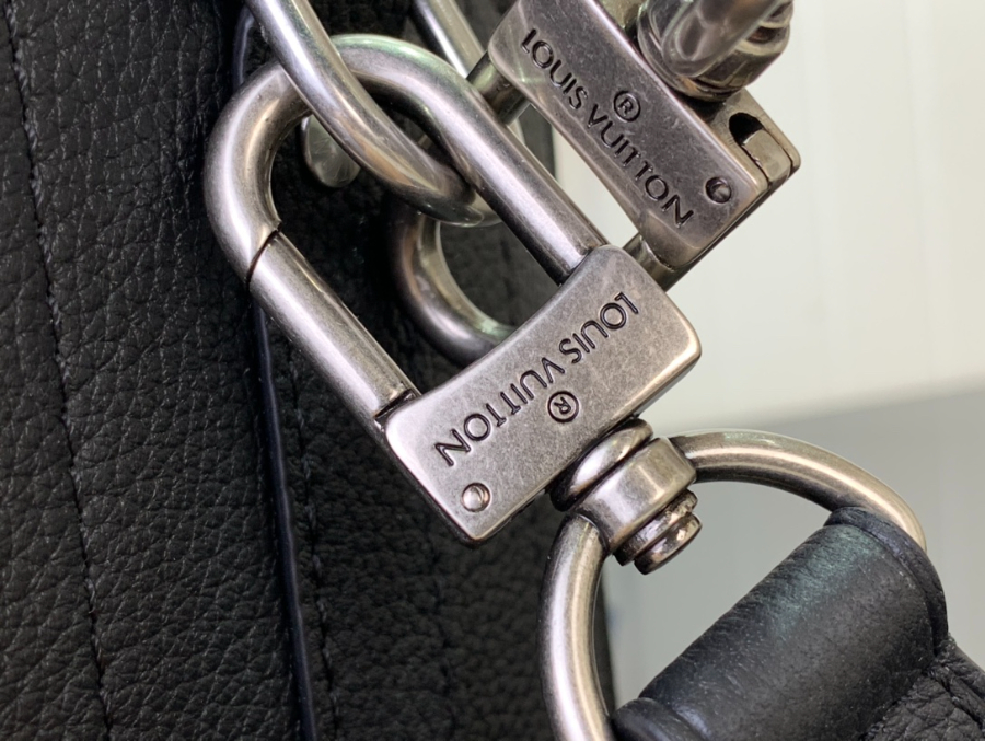 루이비통 소울 트렁크 이스트 웨스트 블랙 M11615 2917.510cm6.jpg