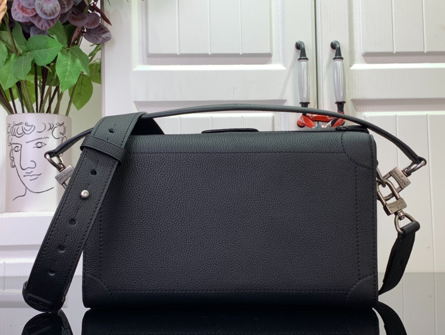 루이비통 소울 트렁크 이스트 웨스트 블랙 M11615 2917.510cm2.jpg