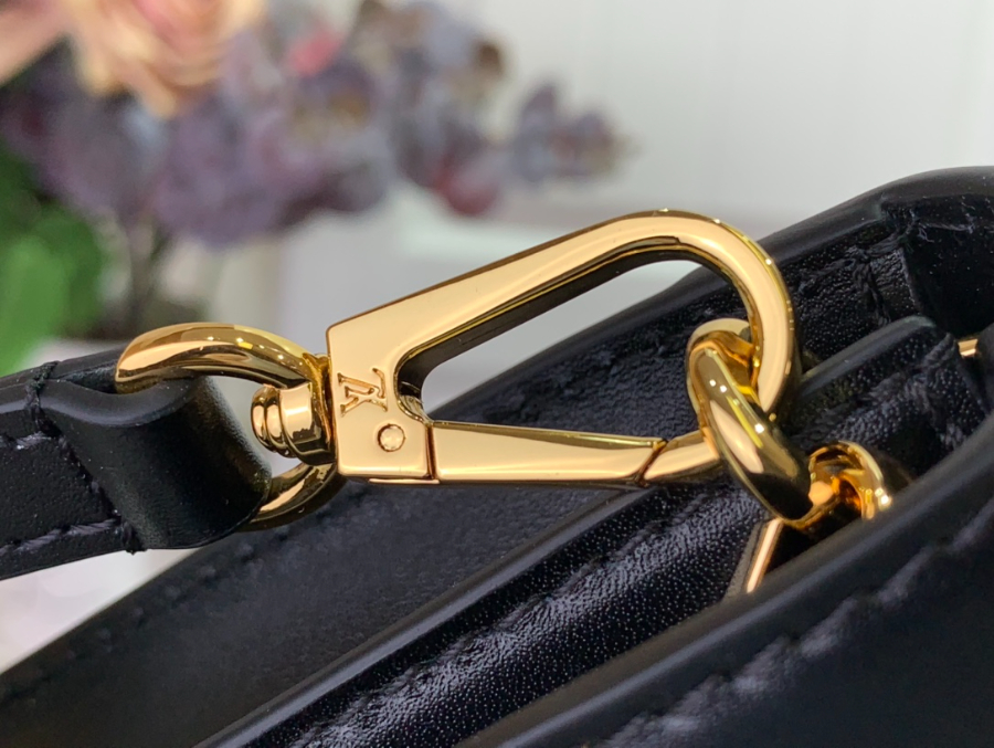 루이비통 월릿 온 체인 카퓌신 12423cm M12143 블랙 7.jpg