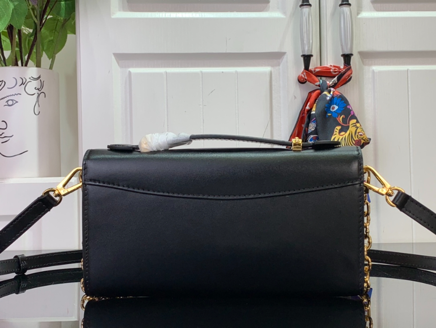 루이비통 월릿 온 체인 카퓌신 12423cm M12143 블랙 2.jpg