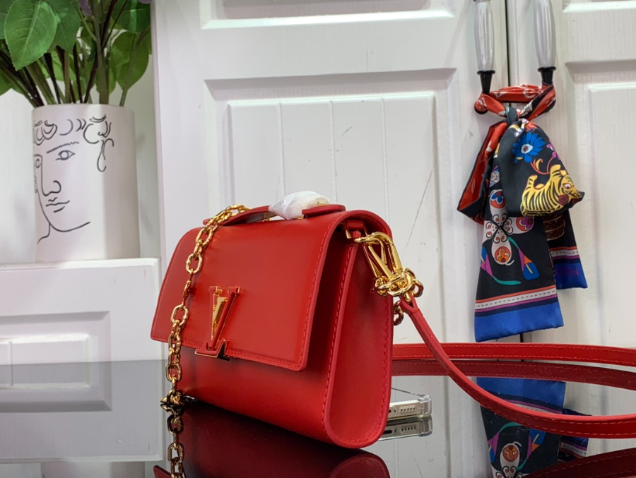 루이비통 월릿 온 체인 카퓌신 12423cm M12405 레드3.jpg