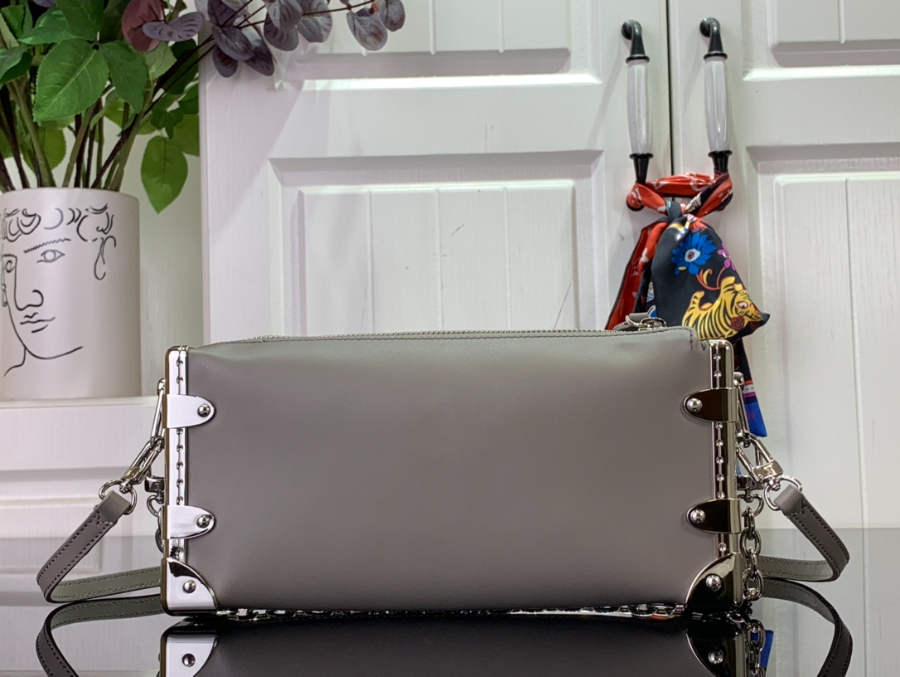 루이비통 슬림 트렁크 그레이 23124cm M254452.jpg