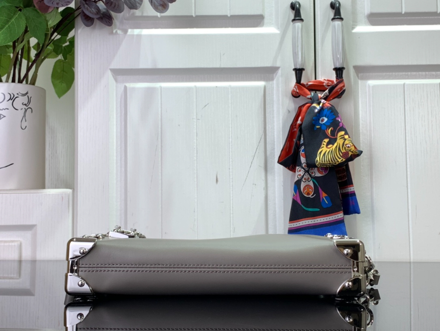 루이비통 슬림 트렁크 그레이 23124cm M254454.jpg