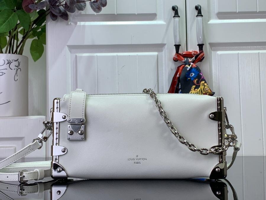 루이비통 슬림 트렁크 화이트 23124cm M254451.jpg