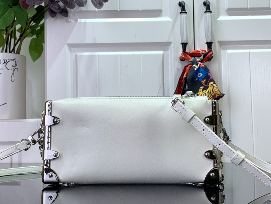 루이비통 슬림 트렁크 화이트 23124cm M254452.jpg