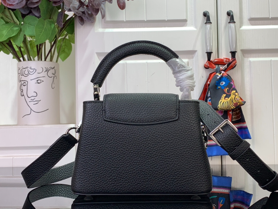 루이비통 진주 카퓌신 블랙 2113.68cm M119082.jpg