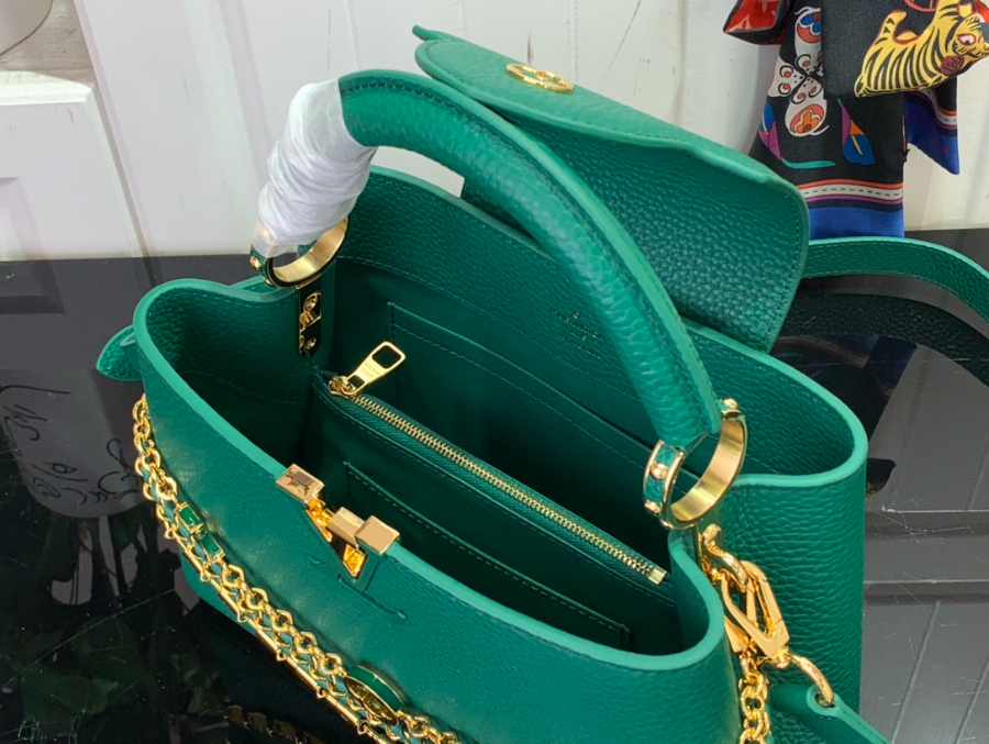 루이비통 카퓌신 BB 17.3927cm M11906 그린5.jpg