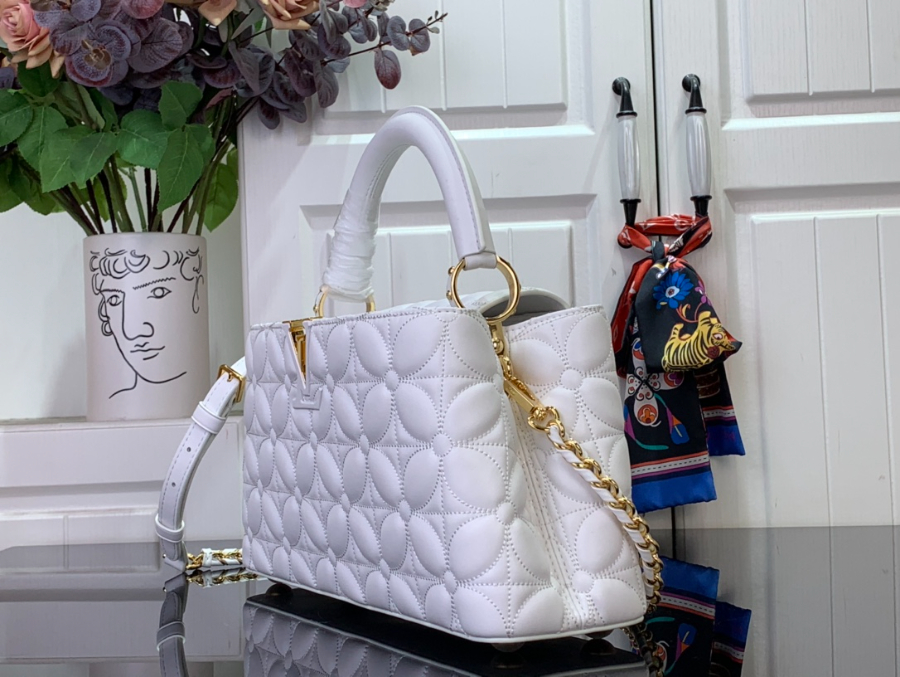 루이비통 카퓌신 이스트 웨스트 MM 네잎클로버 M25284 33199cm 화이트3.jpg