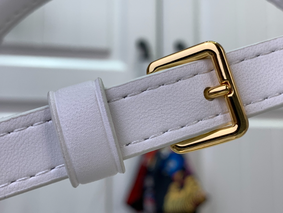 루이비통 카퓌신 이스트 웨스트 MM 네잎클로버 M25284 33199cm 화이트8.jpg