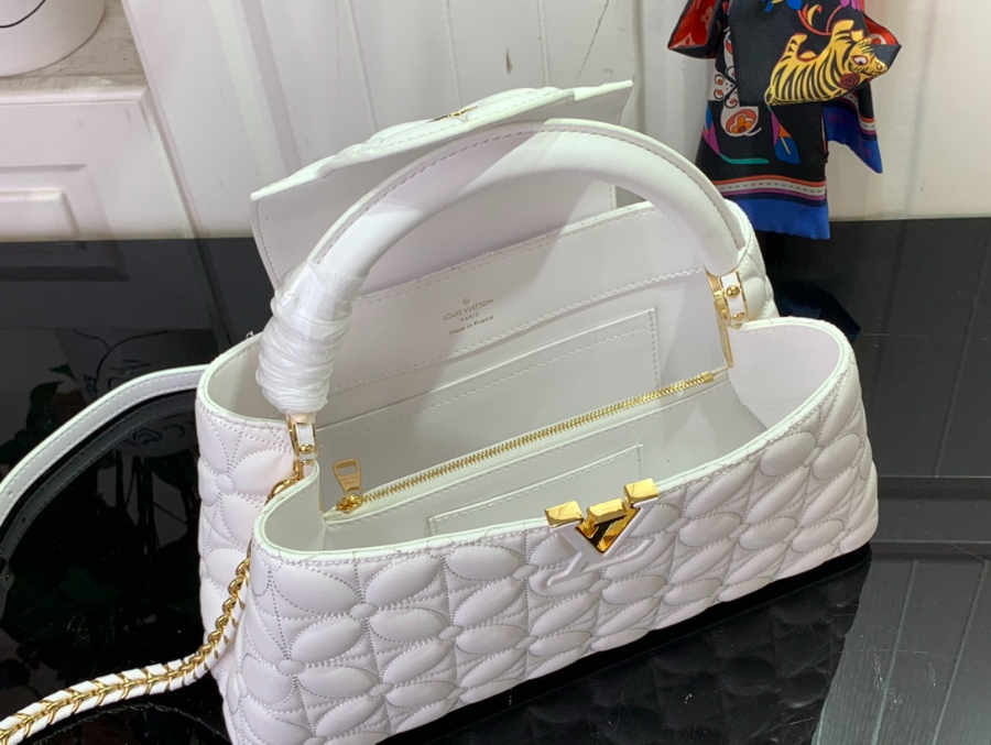 루이비통 카퓌신 이스트 웨스트 MM 네잎클로버 M25284 33199cm 화이트5.jpg