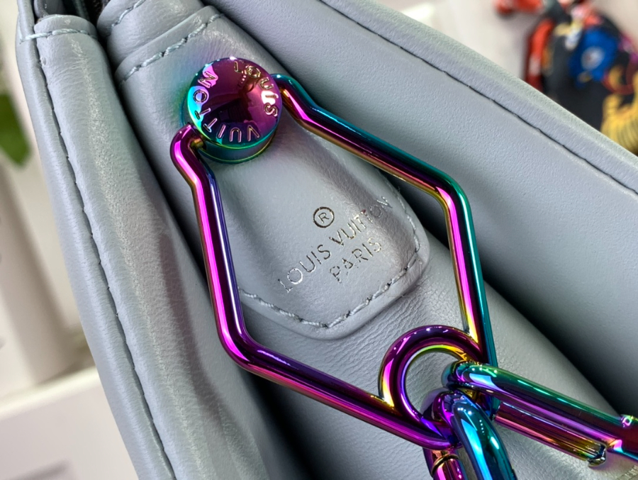 루이비통 쿠상 숄더백 M11436 262012cm 라이트 블루7.jpg