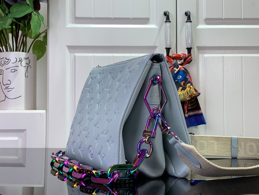 루이비통 쿠상 숄더백 M11436 262012cm 라이트 블루3.jpg