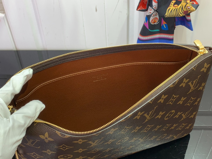 루이비통 키 파우치 L 3323.51cm M13561 브라운6.jpg