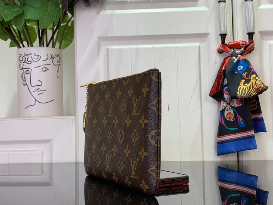 루이비통 키 파우치 M M13560 15.5124cm 브라운 미디엄3.jpg