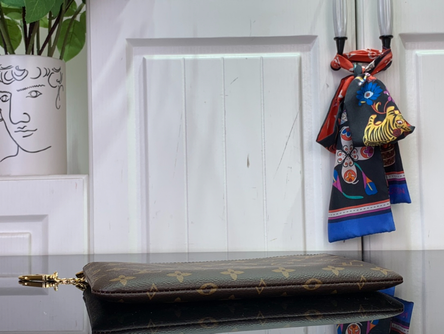 루이비통 키 파우치 M M13560 15.5124cm 브라운 미디엄4.jpg