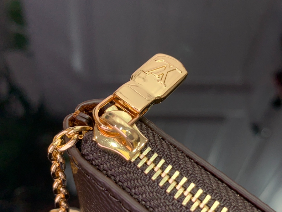 루이비통 키 파우치 M M13560 15.5124cm 브라운 미디엄8.jpg