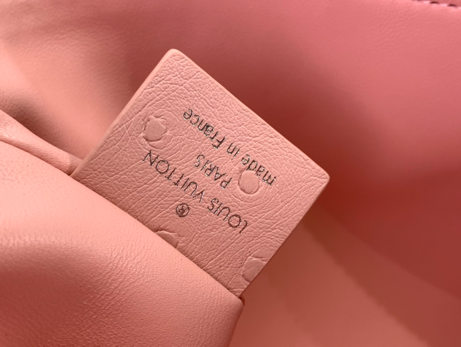 루이비통 타조무늬 슬림 트렁크 핑크 M25445 23124cm9.jpg