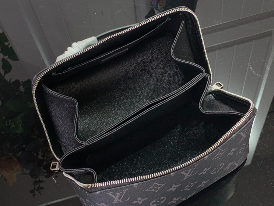 루이비통 토일레트리 M11750 241313cm 블랙5 (1).jpg