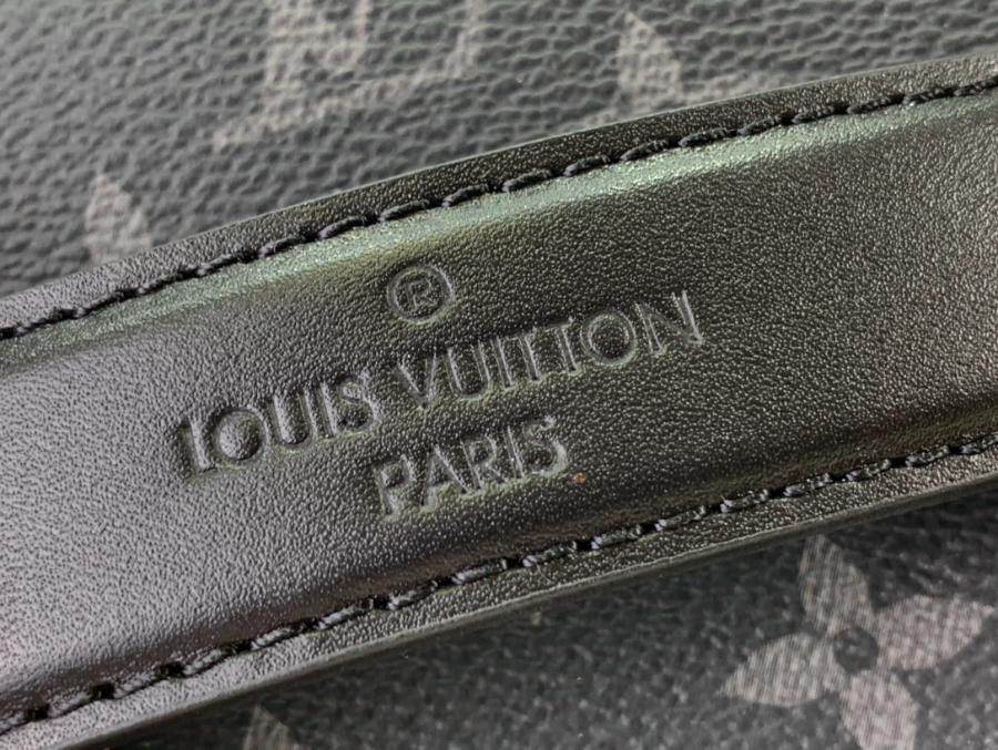 루이비통 토일레트리 M11750 241313cm 블랙8 (1).jpg