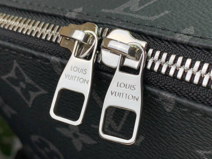 루이비통 토일레트리 M11750 241313cm 블랙6 (1).jpg