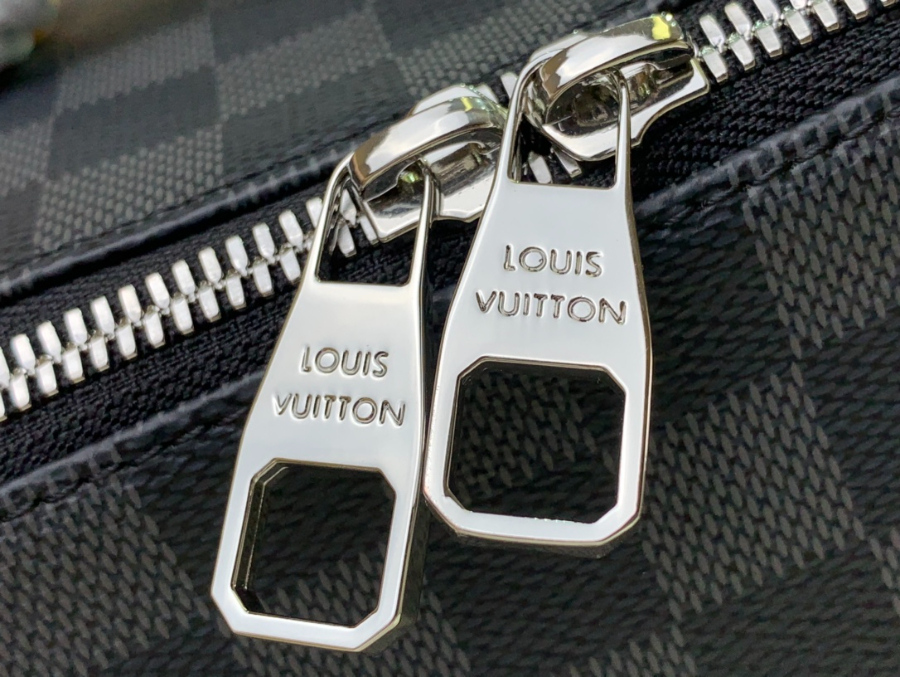 루이비통 토일레트리 M11750 241313cm 블랙6.jpg