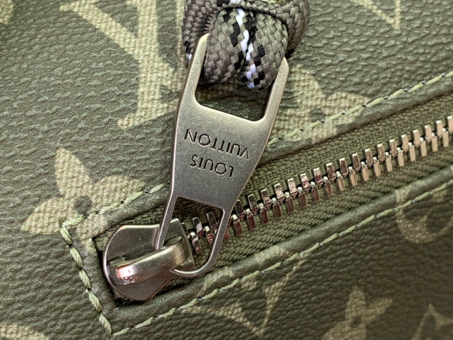 루이비통 펄스 웨어러블 월렛 카키 블랙 M12615 26.61711cm7.jpg