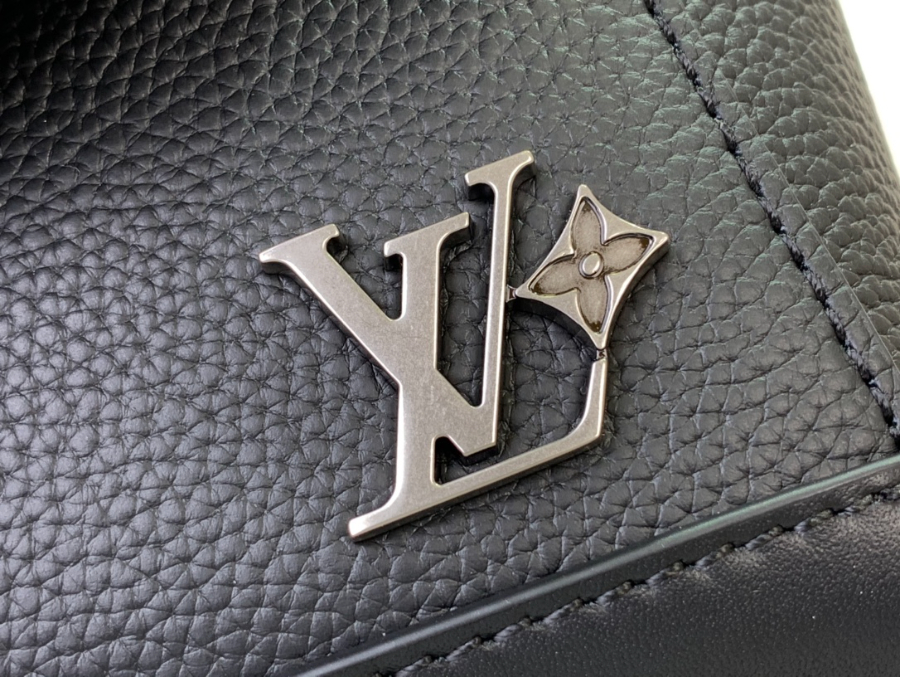 루이비통 펄스 웨어러블 월렛 카키 블랙 M12615 26.61711cm6.jpg