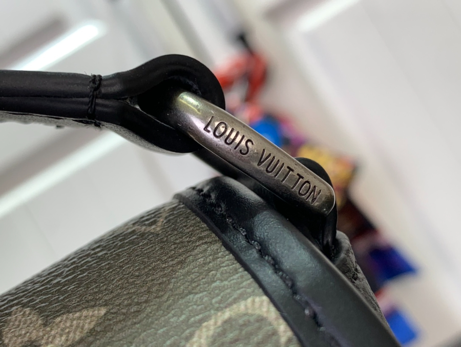 루이비통 펄스 웨어러블 월렛 카키 블랙 M12615 26.61711cm8.jpg