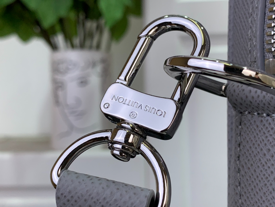 루이비통 포르테 도큐멍 보야주 PM M30925 36.527.56cm 그레이7.jpg