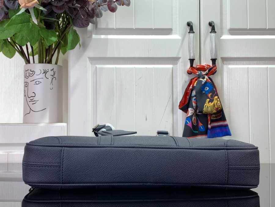 루이비통 포르테 도큐멍 보야주 PM M30925 36.527.56cm 네이비4.jpg