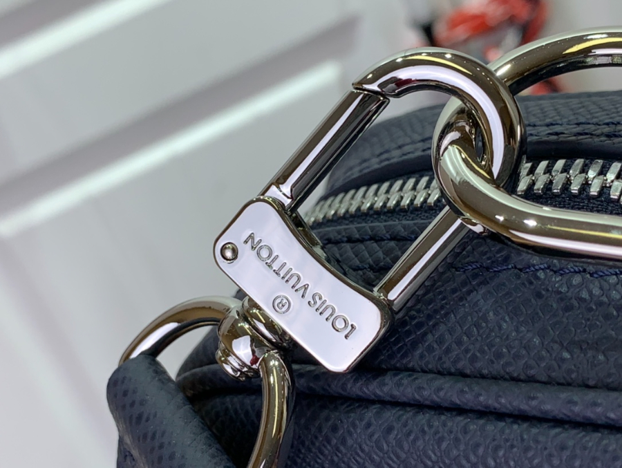 루이비통 포르테 도큐멍 보야주 PM M30925 36.527.56cm 네이비8.jpg