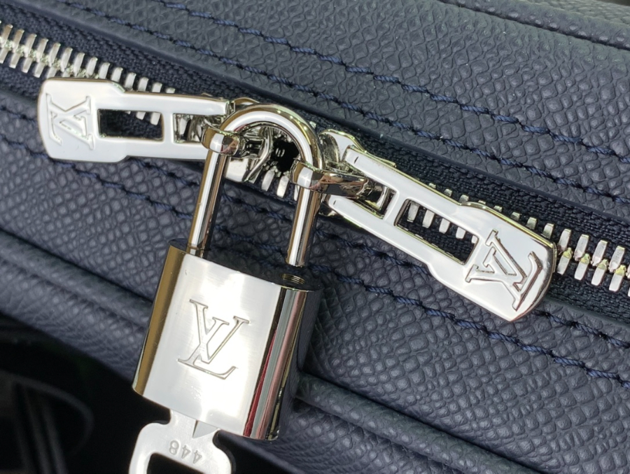 루이비통 포르테 도큐멍 보야주 PM M30925 36.527.56cm 네이비7.jpg