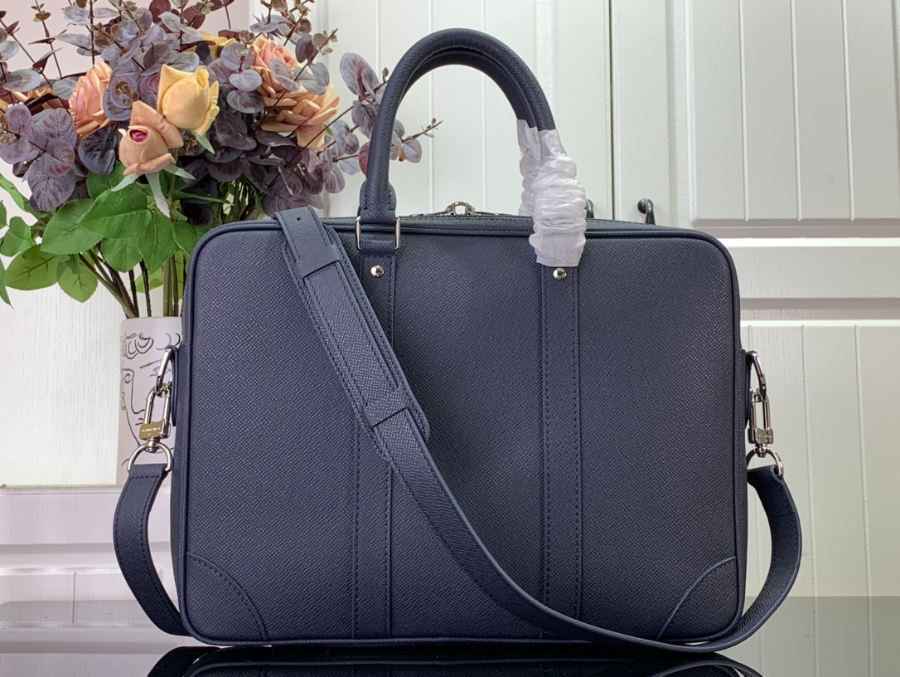 루이비통 포르테 도큐멍 보야주 PM M30925 36.527.56cm 네이비2.jpg