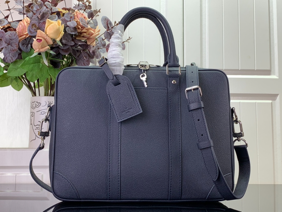 루이비통 포르테 도큐멍 보야주 PM M30925 36.527.56cm 네이비1.jpg