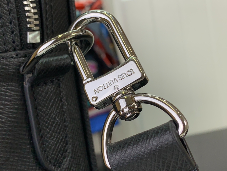 루이비통 포르테 도큐멍 보야주 PM M30925 36.527.56cm 블랙8.jpg