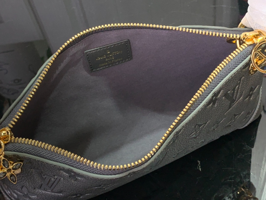 루이비통 포세트 세브르 M12174 105.12cm 그레이5.jpg